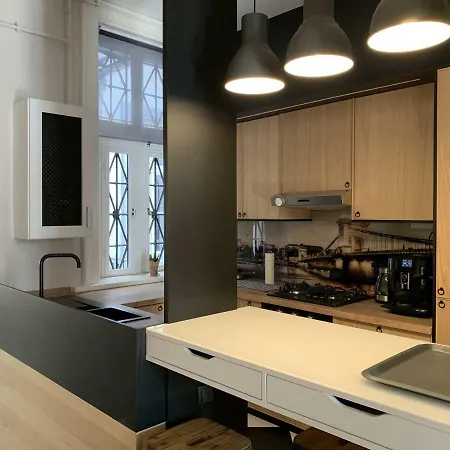 Cozy & Private Centrally Located In Homestay
