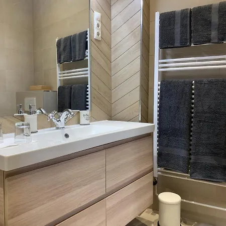 Cozy & Private Centrally Located In *